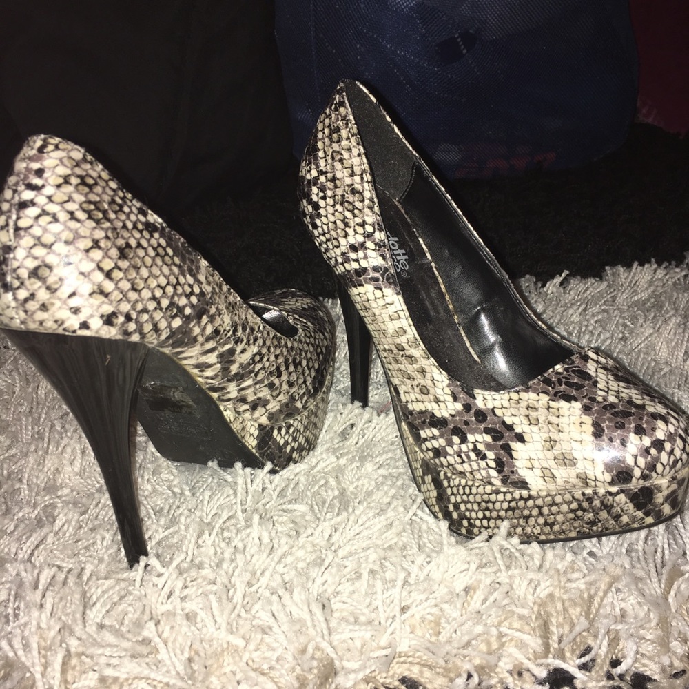 Charlotte Russe platform heels, size 6, Like New